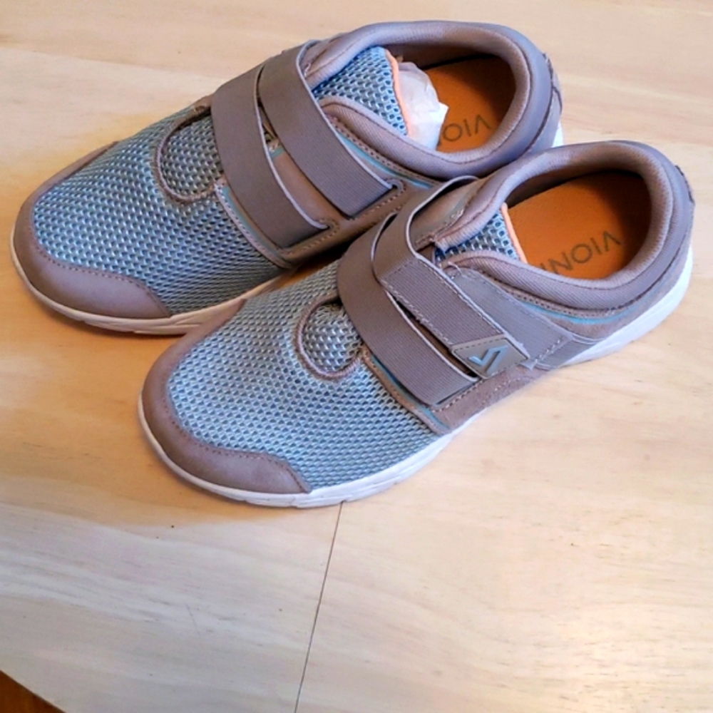 Vionic sneakers